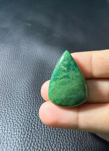 Jade vert naturel, cabochon taille poire, pierre précieuse polie à changement de couleur pour la fabrication de bijoux - Product Image 3