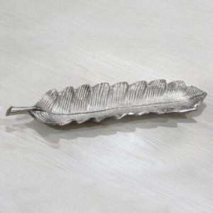 Bandeja de Servir de Aluminio con Acabado Dorado y Asas con Figuras Únicas, Elegante Plato Decorativo Rectangular de Metal para Hotel y Hogar - Product Image 4