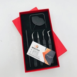 Pince à épiler personnalisée noire mate avec logo pour extensions de cils, en acier inoxydable durable, à pointe diamantée, pour volume et fibres - Product Image 6