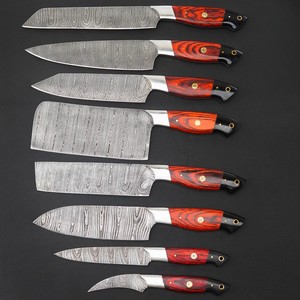 Ensemble de 8 couteaux de chef en acier Damas, manches en bois, design ambidextre, lames faites à la main à 67 couches, OEM professionnel - Product Image 1