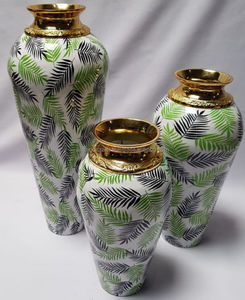 Handcrafted Metal Floral <b>Vase</b> with Carved <b>Gold</b> Lip – High-Luster Enamel Floral Centrepiece for Grand Hotel and Luxury Events - Product Image 6
