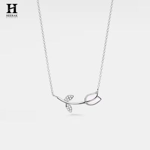 ผู้ผลิตเครื่องประดับสั่งทำพิเศษ สร้อยคอรูปดอกทิวลิปทอง 14k ประดับเพชร สำหรับขายส่ง - Product Image 2