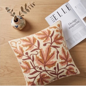 Housse de coussin brodée au point Crewel du Cachemire — Feuille d'érable automnale ivoire - Product Image 1