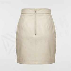 Jupe crayon mini en similicuir taille haute pour femme avec fente latérale, design minimaliste, couleur unie, à porter toute l'année - Product Image 2