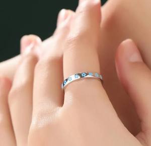 Anillo de Plata de Ley con Motivo de Flor de No Te Olvides, Talla Ajustable, Anillo de Flor Esmaltada Delicado y Fino - Product Image 2