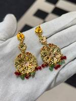 Blumenförmige Gold-Rhodium-Plattierte Diamant-Imitation Perlen Luxus Kronleuchter-Ohrringe Vintage Indische Braut Hochzeit Party Schmuck für Damen