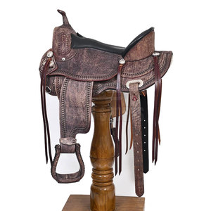 Silla de montar profesional de cuero para caballo con artesanía reforzada y duradera para práctica ecuestre - Product Image 3