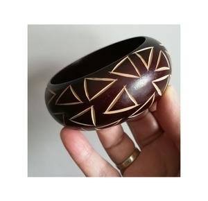 Brazaletes de Madera con Acabado de Lujo, Joyería Elegante para Damas, Estilo Étnico Clásico, Hechos por Apex Align - Product Image 2