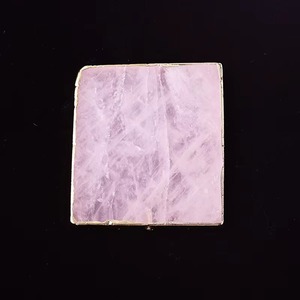 Juego de posavasos de resina rosa estilo mármol para exhibir, regalar y entretener invitados, decoración elegante y lujosa para la mesa del hogar, para usar con café o té. - Product Image 4