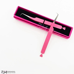 RMI Professional Hot Selling Eco-Friendly Durable Pink Stainless Steel Eyelash Tweezers Heart Design Plain Grip Lash Extension - Product Image 2
