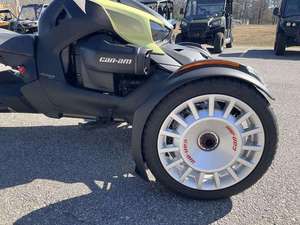 Performances de haute qualité 2025 Can-Am Ryker Rally Rotax 900 ACEC ADULTE Garantie de 3 ans Prêt à être expédié - Product Image 3