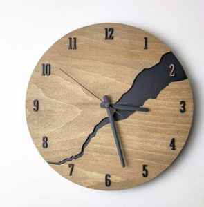 Horloge murale en bois minimaliste moderne, design élégant pour les intérieurs contemporains - Product Image 1