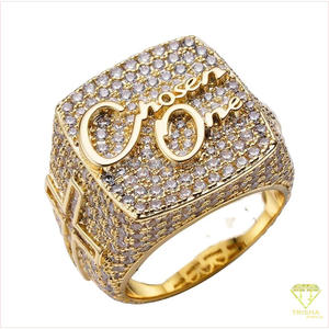 Anillo de moda para hombre de plata 925 con diamante cultivado en laboratorio, acabado en tono dorado y estilo de letra llamativa. - Product Image 3