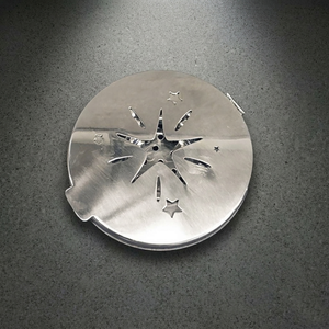 Brûleur d'encens élégant en bois et métal avec découpe étoilée et couvercle plat, créant une diffusion d'aromathérapie magnifique pour les espaces de vie - Product Image 4