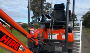 รถขุดตีนตะขาบ Kubota U17-3 – น้ำหนักรถขุด: 3,700 ปอนด์, กำลังเครื่องยนต์ 16.1 แรงม้า - Product Image 2