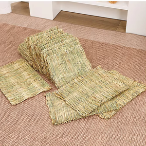 Tapis en herbe naturelle pour lapins, tapis de foin tissé comestible, litière à mâcher, doublure de cage, coussin rafraîchissant pour petits animaux - Product Image 2