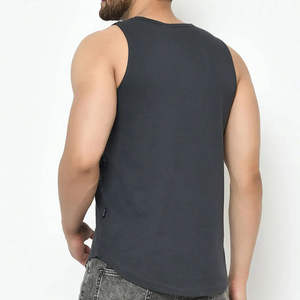Débardeur de sport pour homme en coton grande taille avec logo personnalisé, sans manches, pour musculation et entraînement, qualité supérieure - Product Image 3