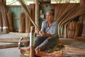 Palitos de Coco Secos 100% Naturales |   Material Ecológico para la Fabricación de Escobas al por Mayor en Vietnam - Product Image 6