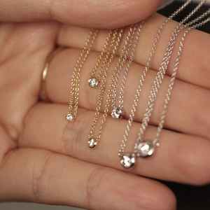 Colgante y Cadena con Diamante Redondo Cultivado en Laboratorio IGI D-E-F VVS-VS en Oro de 14K, Oro Rosa, Oro Blanco y Plata de Ley - Product Image 5