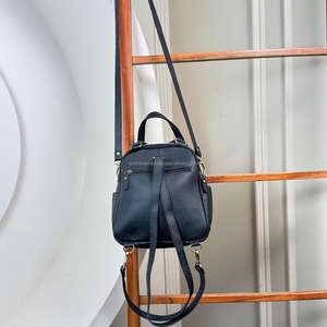 Mochila de cuero de vaca multifunción personalizada de gran capacidad 2025, mochila de viaje convertible elegante para mujer - Product Image 5