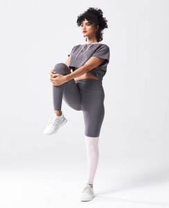 Sweat à capuche surdimensionné personnalisé High Street pour femmes épaule tombante Slogan graphique doux coton solide tricoté à capuche avant Badge décontracté - Product Image 1