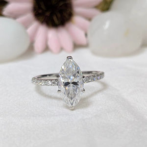 Anillo de compromiso y boda de oro blanco macizo de 14k con moissanita de 2 quilates de corte marquesa y detalles solitarios, chapado en rodio, moderno para fiesta, para mujer - Product Image 1