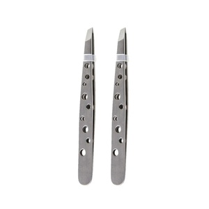 Pinzas para Cejas de Acero Inoxidable, Punta Puntiaguda, Inclinadas, Ecológicas, Profesionales, Diseño Moderno, Duraderas - Product Image 1