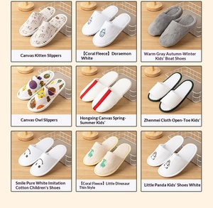Chaussons d'hôtel en gros pour enfants, motif dessin animé, semelle antidérapante en EVA, chaussons jetables de luxe lavables avec logo - Product Image 3