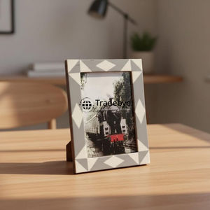 Marco de Fotos Decorativo de Resina Vintage con Incrustaciones, Hecho a Mano, Acabado Brillante de Primera Calidad, por Tradebyd - Product Image 1