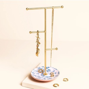Organizador de Joyas de 3 Niveles con Soporte para Collares y Pendientes, Base Ancha, Diseño Compacto para Ahorrar Espacio - Product Image 6