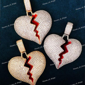 Colgante de Plata de Ley 925 con Diseño de Corazón Roto y Diamante Moissanita, Colgante Unisex con Diseño de Corazón Partido - Product Image 3