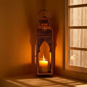 Candelabro Moderno de Metal Dorado Estilo Marroquí 2025 para Suelo y Mesa, Decoración Navideña para el Hogar, Diseño Cuadrado Hecho a Mano - Product Image 3