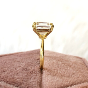 Cautivador Anillo de Compromiso Solitario con Diamante Blanco Corte Asscher, con Doble Garra, Piedra Única, Joyería de Oro Sólido - Product Image 2