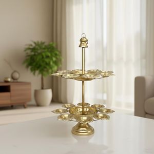 Centro de mesa decorativo de latón para exhibición en el hogar y como acento interior elegante. - Product Image 6