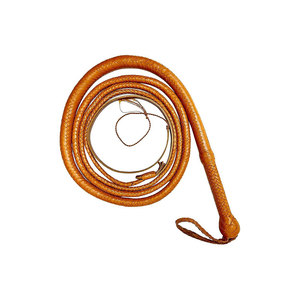 แส้หนังลายถัก ด้ามจับแบบขดสีดำ - Product Image 2