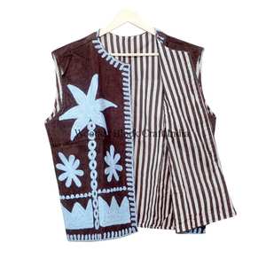 Chaleco Bordado Floral Único, Ecológico, para Invierno, Forro Cómodo, Chaqueta de Algodón Suzani de Inspiración Vintage para Mujer - Product Image 5