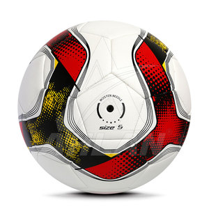 Balones de fútbol con características de manejo equilibrado, diseñados para entornos de entrenamiento activo. - Product Image 3