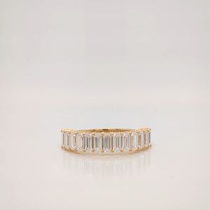 Bague de Fiançailles et de Mariage Chrétienne Demi-Éternité Lurba Jewels en Moissanite Taille Émeraude 1,45 Carat, Sertie Pavé Tendance, Or Jaune Massif 14K - Product Image 1