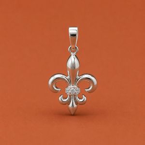 Colgante de Flor de Lis con Diamantes de Moissanita en Plata para Hombre, Joyería de Lujo - Product Image 1