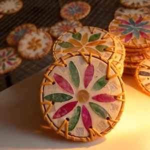 Sous-verre rond classique en rotin de couleur personnalisée avec motif de perles bleues, résistant à la chaleur, écologique, durable, décoration de table - Product Image 2