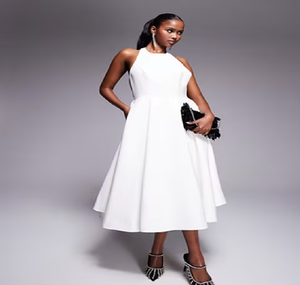 Elegante vestido midi negro con capas y una chaqueta koti vibrante con bordados étnicos. Disponible a precios de mayorista. - Product Image 2