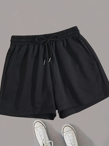 Shorts cargo en molleton de coton respirant à taille haute pour femme avec logo personnalisé, doux et dotés de poches, pour la détente - Product Image 1
