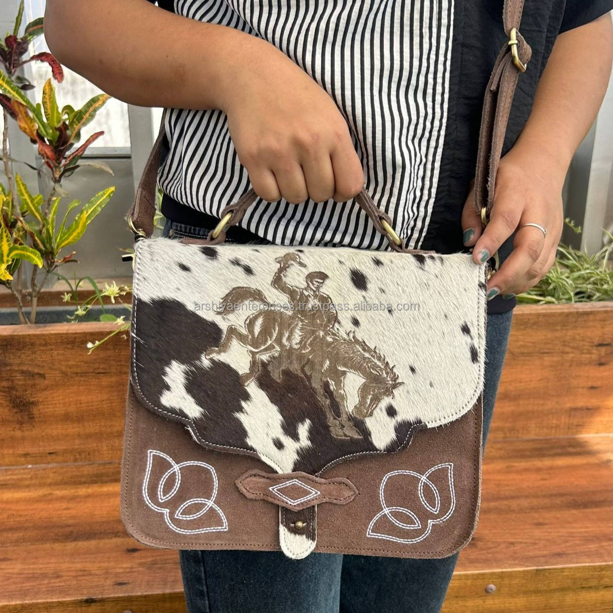 สีน้ำตาล