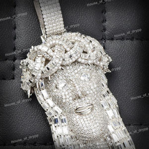 Pendentif Visage de Jésus en Moissanite Argentée, Design Couronne, Sertissage Glacé, Bijou Religieux Tendance - Product Image 3