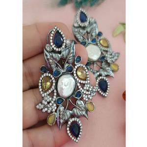 Exquisitos Pendientes de Moissanita Plateados en Plata de Primera Calidad para Mujeres y Chicas, Ideales para Looks de Noche y Fiestas - Product Image 1