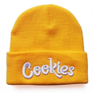 Gorro de Invierno Unisex Ajustable con Letras Bordadas en Negro y Azul, Mezcla de Lana, Estilo Urbano, Marca SBUN INTERNATIONAL - Product Image 5