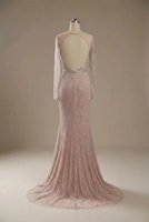 Hervorragende Qualität Umweltfreundliches Handbesticktes Ärmelloses Neckholder-Abendkleid mit Schleppe und Trompetensilhouette für Partys