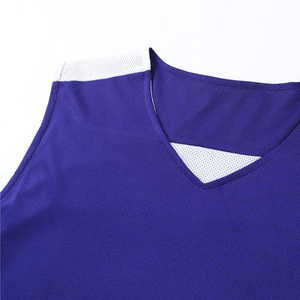 Vêtements de sport pour hommes respirants de haute qualité fabriqués au Pakistan, uniforme de volley-ball personnalisé uni à bas prix, uniforme de volley-ball pour hommes - Product Image 2