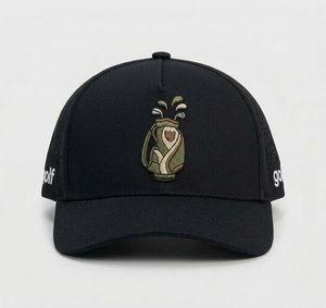 Gorras Deportivas de Alta Calidad, Estructuradas, con Visera Curva, Orificios Cortados con Láser, 5 Paneles, Colores Básicos, Ideales para Golf de Verano - Product Image 1