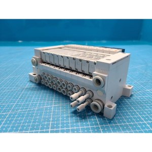 Conjunto de Válvulas Solenoides SMC VQ1200-51 + VQ1100Y-5 Usado Como Está, Piezas de Equipos Legacy Semiconductor - Product Image 6